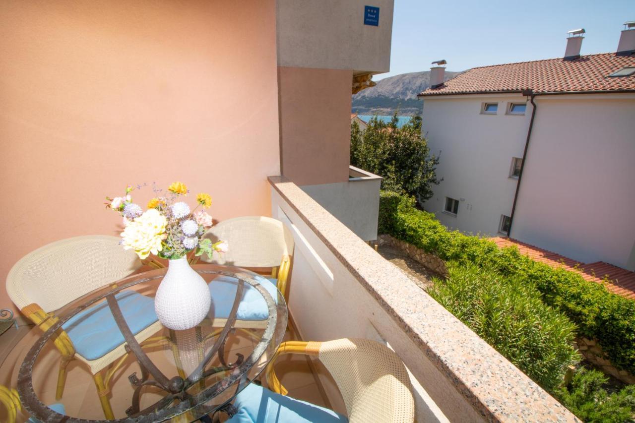 Apartments Ema & Mislav With Terrace Baška Exterior foto